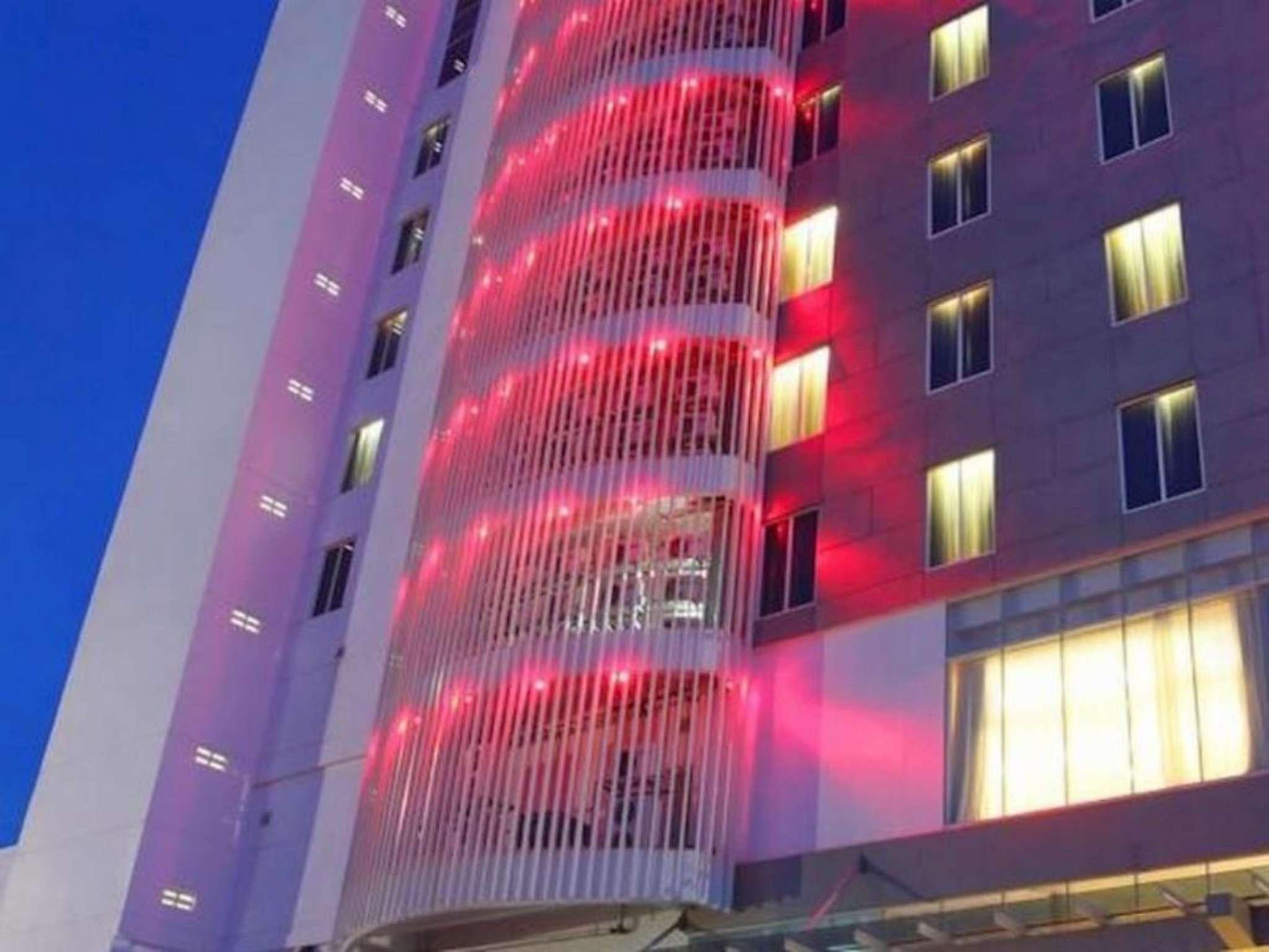 Swiss-Belinn Ska Pekanbaru Exterior photo