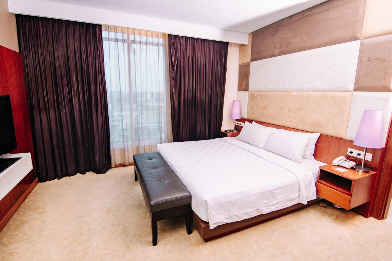 Swiss-Belinn Ska Pekanbaru Exterior photo