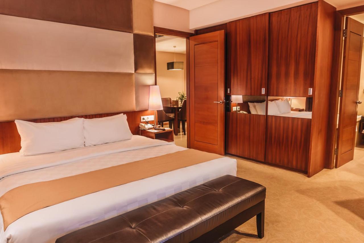Swiss-Belinn Ska Pekanbaru Exterior photo