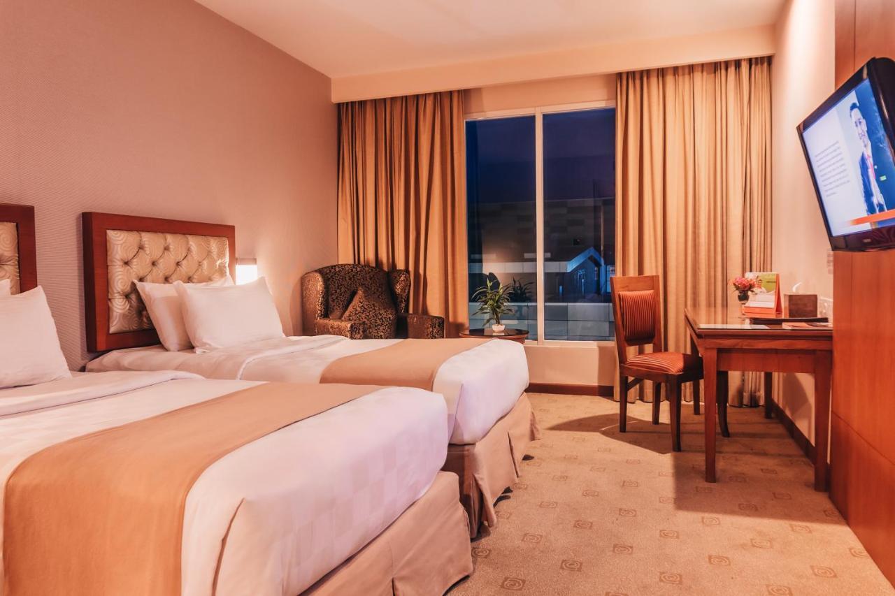 Swiss-Belinn Ska Pekanbaru Exterior photo
