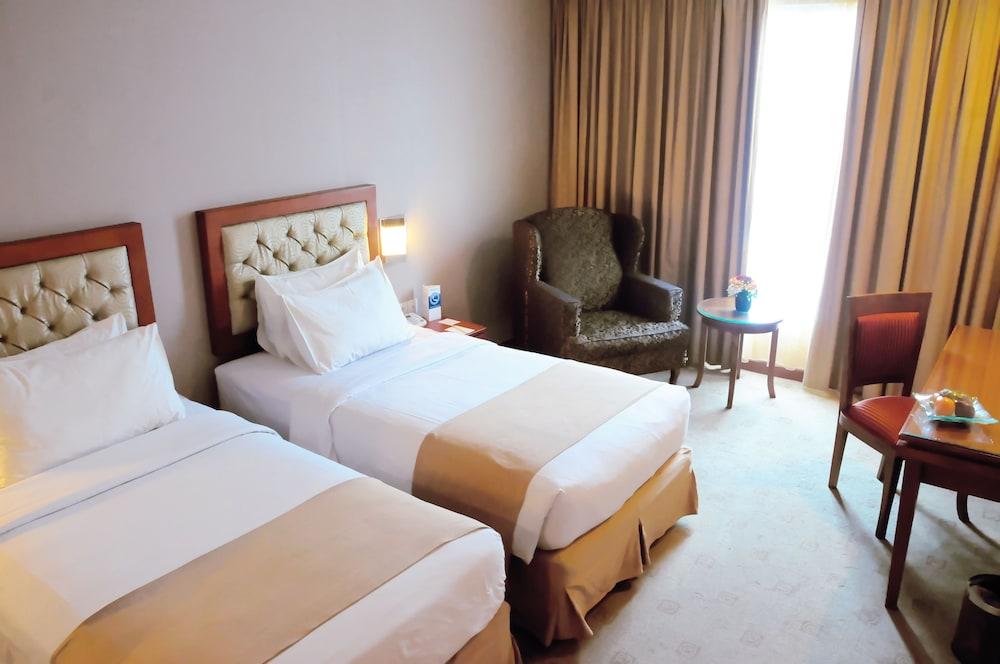 Swiss-Belinn Ska Pekanbaru Exterior photo