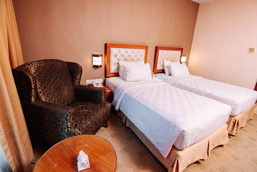Swiss-Belinn Ska Pekanbaru Exterior photo